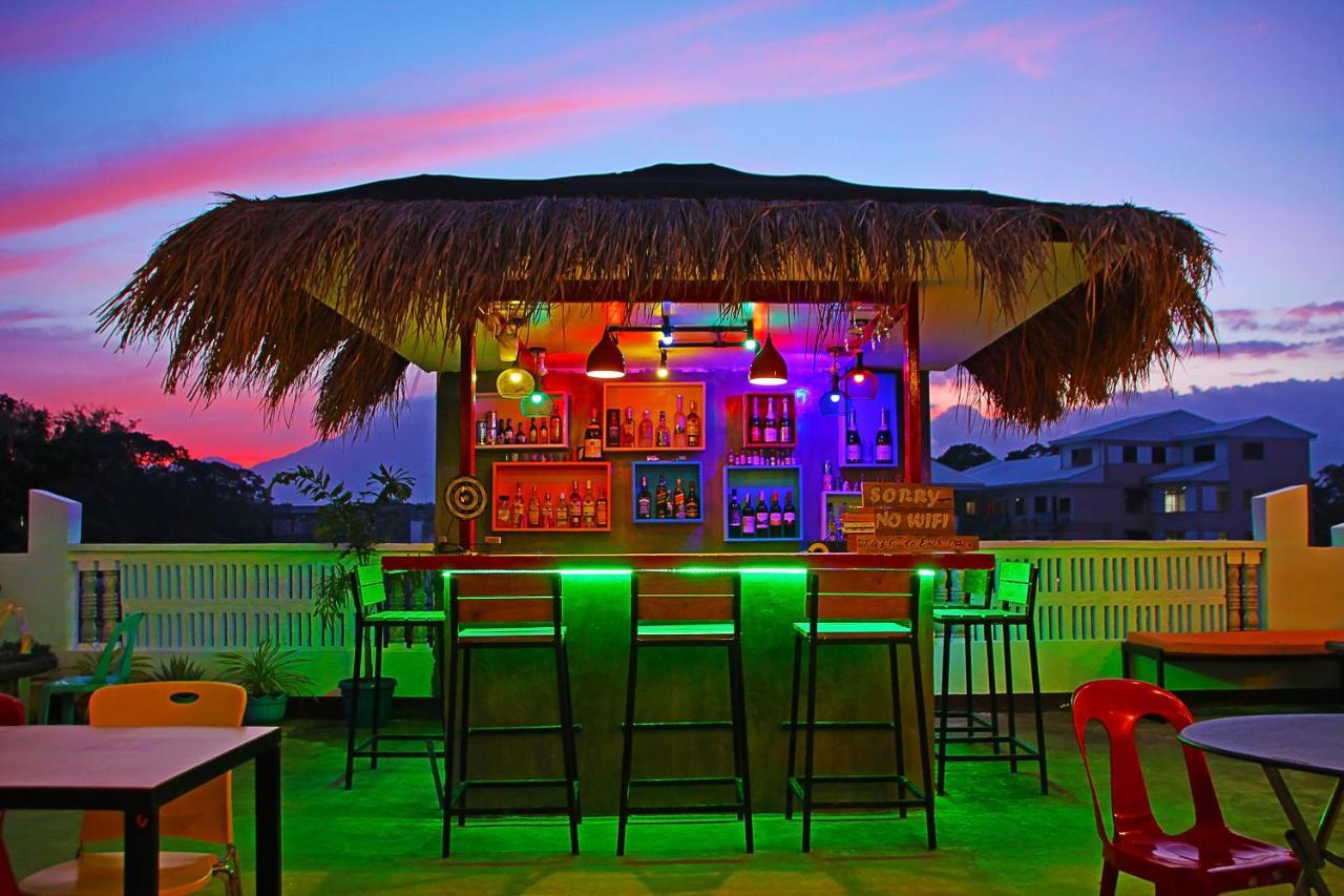 Antwet Backpacker'S Inn & Rooftop Bar Dumaguete City Zewnętrze zdjęcie